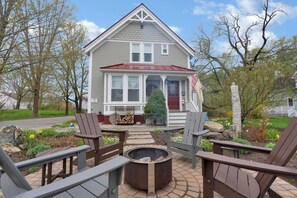 Front of property - The James Place Inn B&B (Freeport)