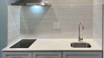 Bureau, espace de travail pour ordinateur portable, rideaux occultants