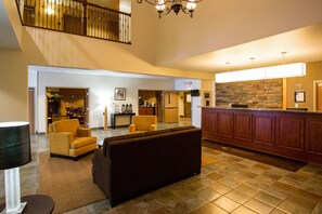 Lobby - Sleep Inn & Suites Conference Center Eau Claire North (Eau Claire)