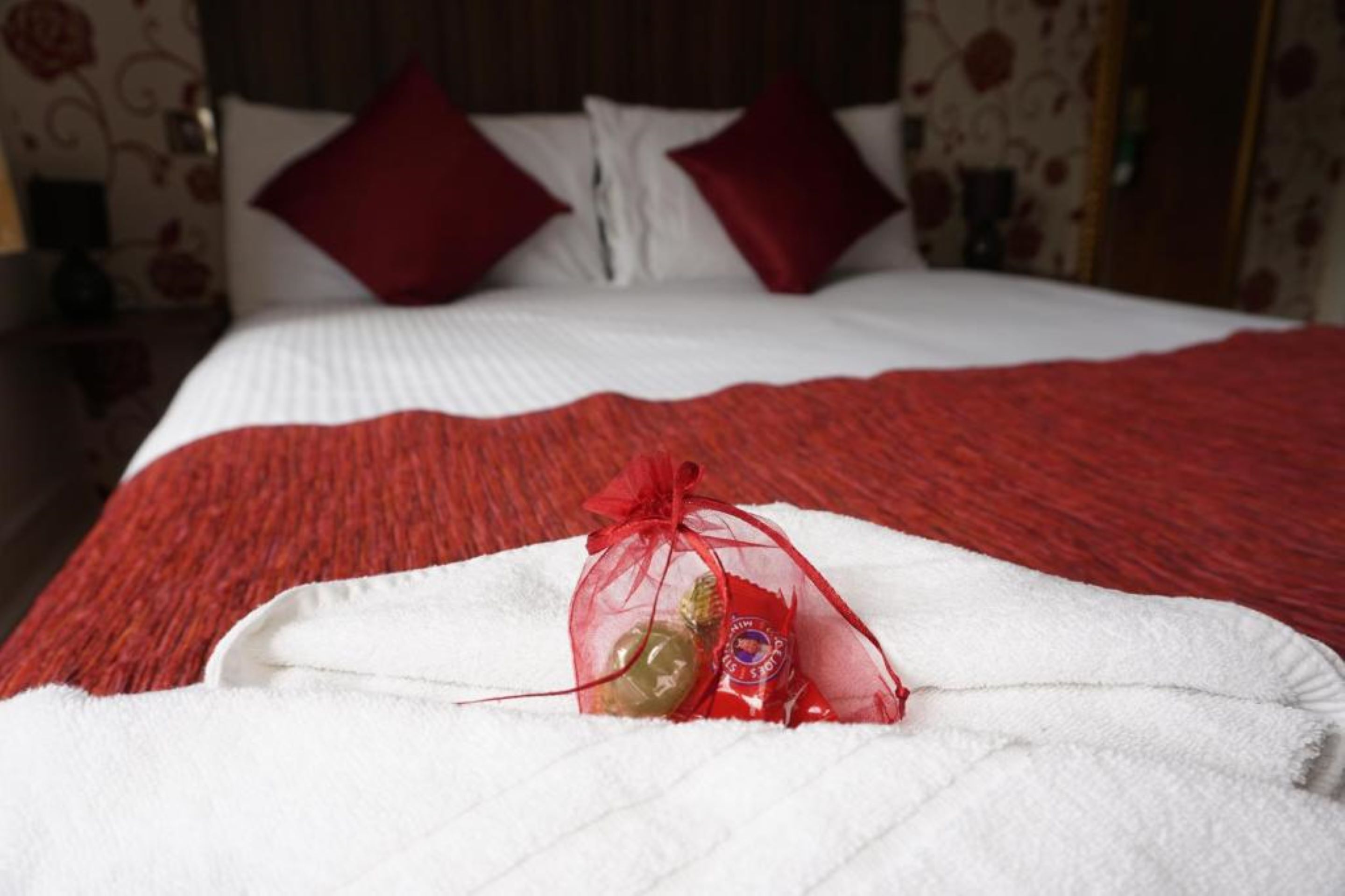 Escritorio, cortinas blackout y insonorización 