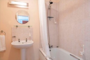 Ducha, artículos de tocador gratuitos, secador de pelo, batas