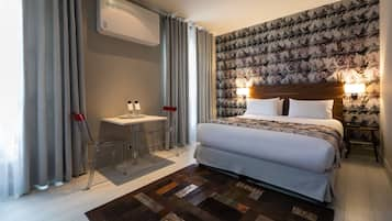 Studio (Le Sensuel) | Premium bedding, minibar, in-room safe, laptop workspace