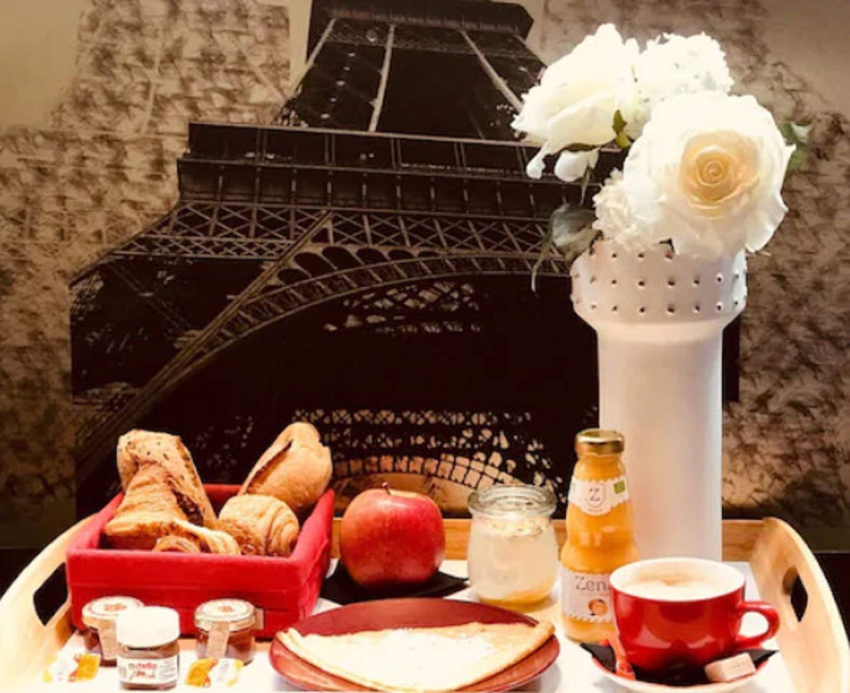 Daily continental breakfast (EUR 19 per person)