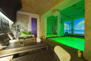 Couples treatment room(s), steam room, Turkish bath/hammam