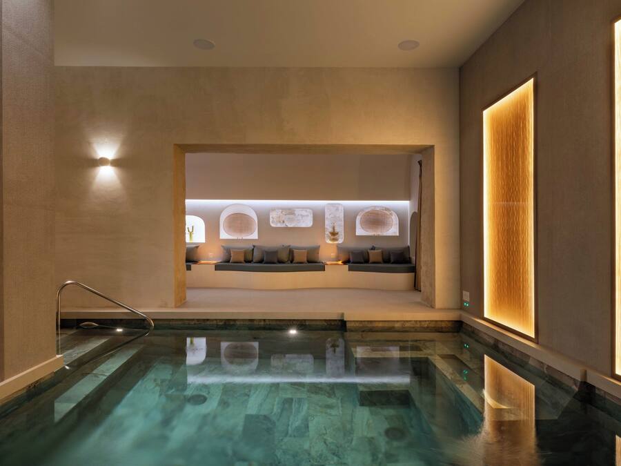 Sauna, body treatments, facials, 2 treatment rooms, massages