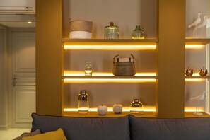 Premium bedding, minibar, in-room safe, laptop workspace - Residence & Spa Le Prince Regent (Paris)