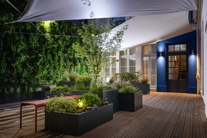 Courtyard - Residence & Spa Le Prince Regent (Paris)