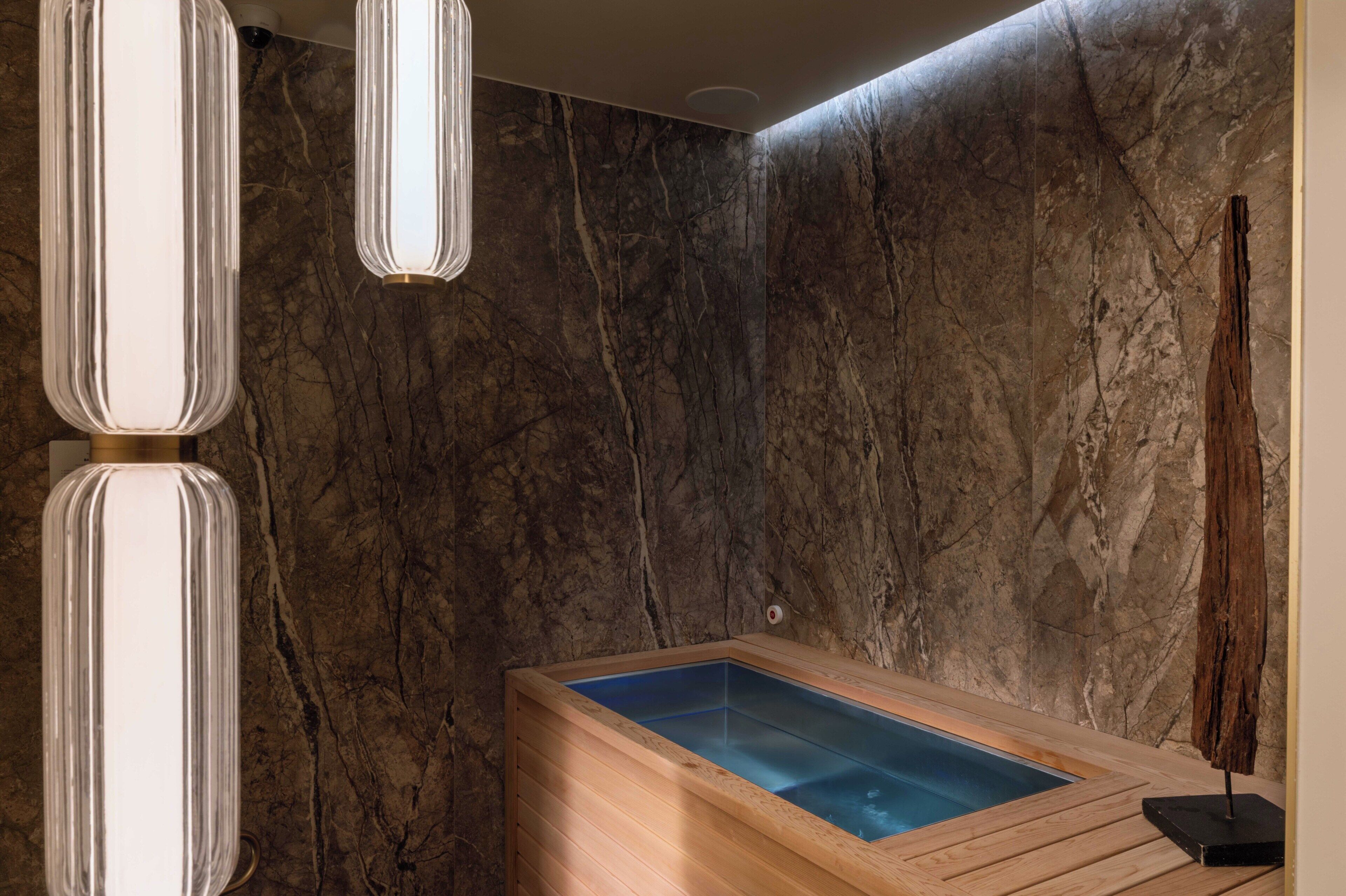 Sauna, body treatments, facials, 2 treatment rooms, massages