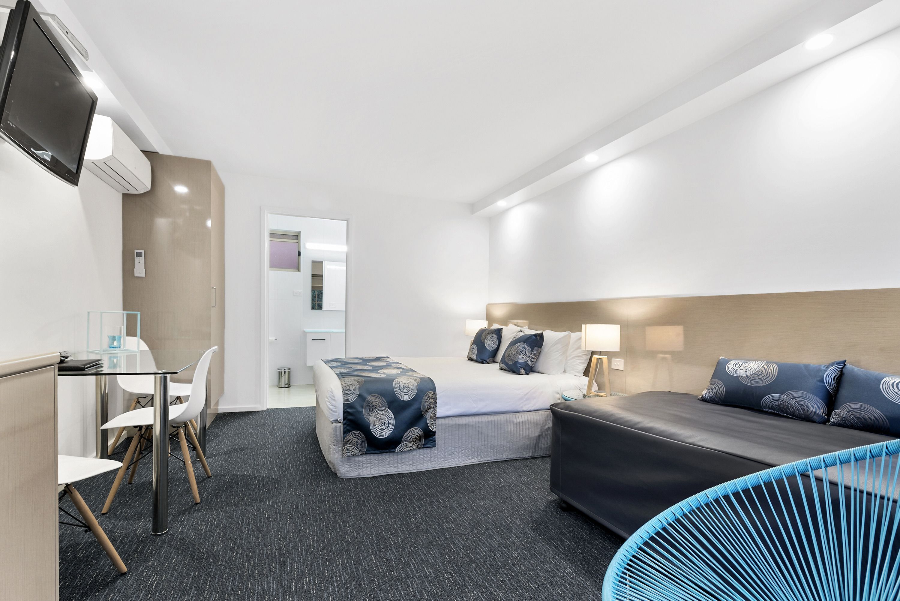 Desk, iron/ironing board, free WiFi