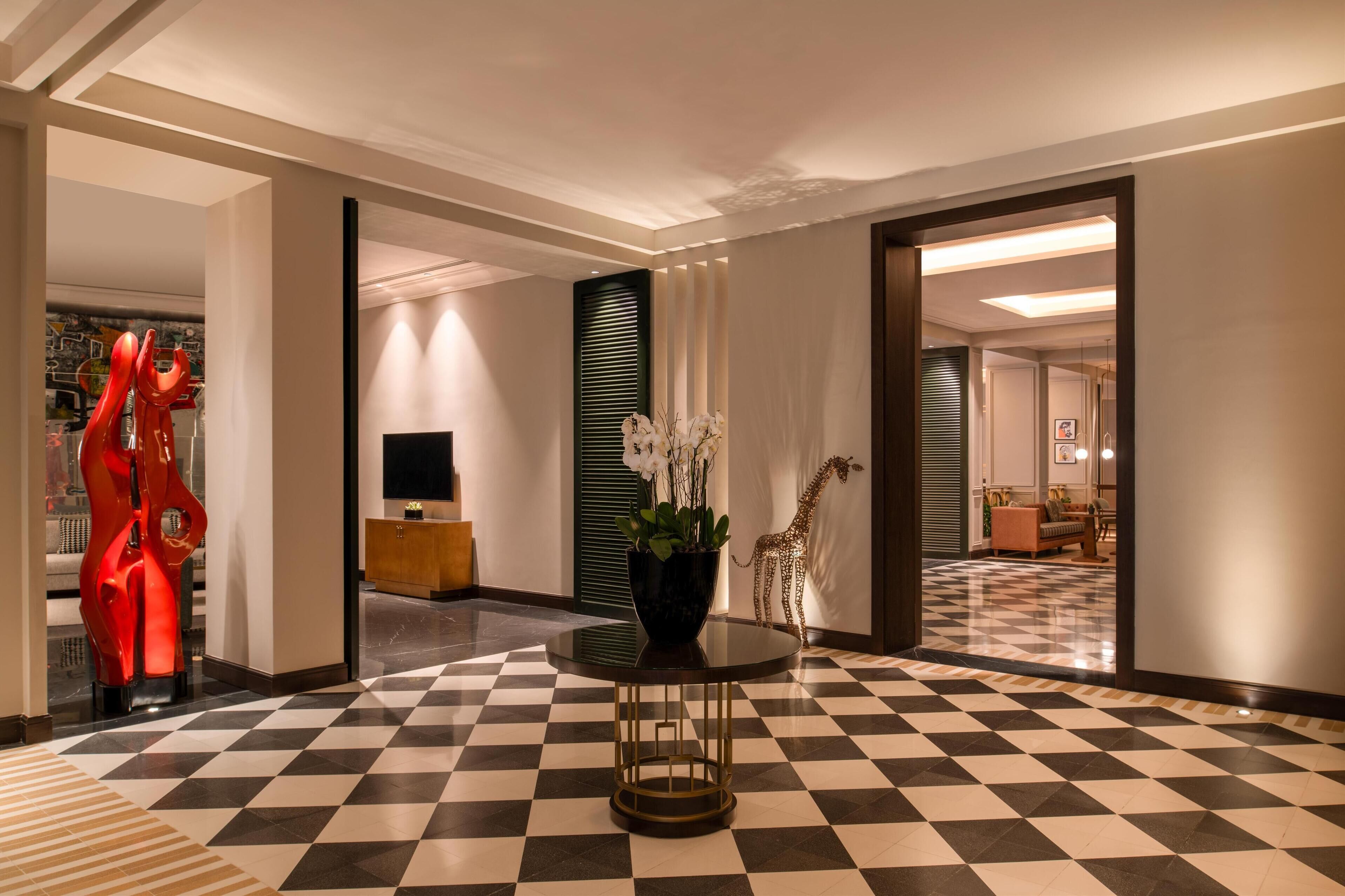 lobby lounge, ocean views