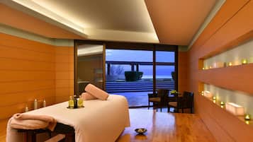 Couples treatment room(s), sauna, steam room