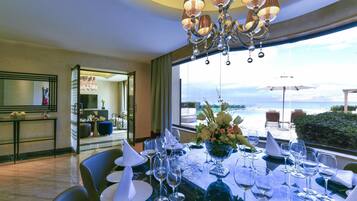 Daily buffet breakfast for a fee