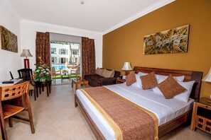 고급 침구, 미니바, 객실 내 금고, 책상