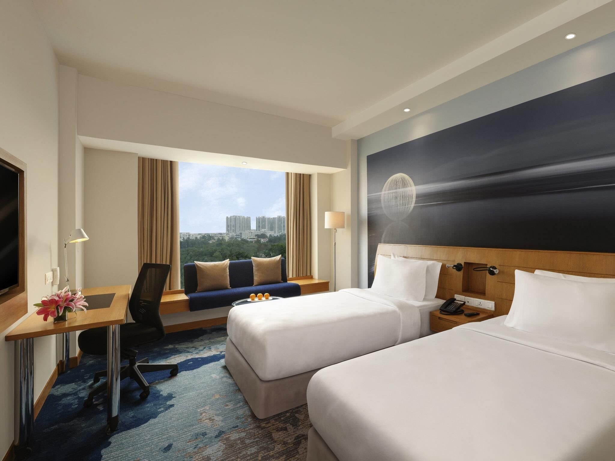 Premier Room, 2 Twin Beds, Executive Level | Premium bedding, pillowtop beds, minibar, in-room safe