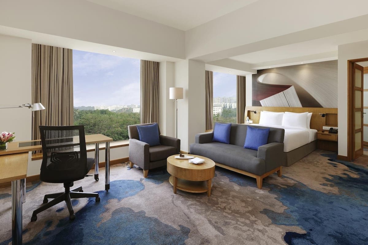 Junior Suite, 1 Queen Bed