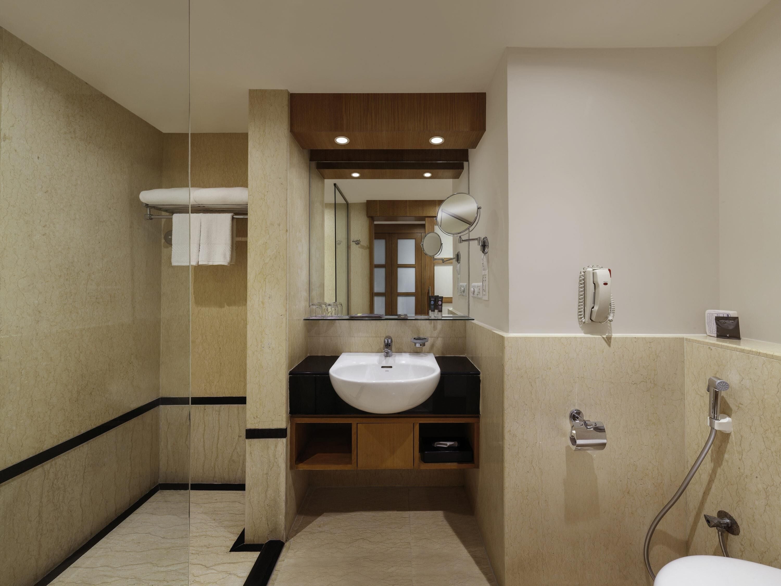 高級寢具、舒適加層、迷你吧、客房內保險箱