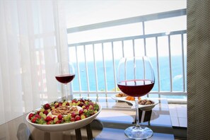 Dobbelt- eller tomannsrom – standard, sjøutsikt | Sengetøy av topp kvalitet, minibar og lydisolert