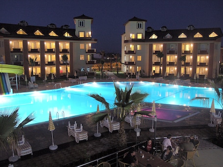 ์ค๋ด ์์์ฅ, 3 ๊ฐ์ ์ผ์ธ ์์์ฅ, ์์์ฅ ํ๋ผ์, ์ผ๊ด์ ์์