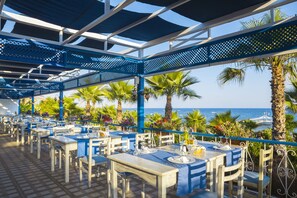 7 restaurants, spécialités Cuisine internationale