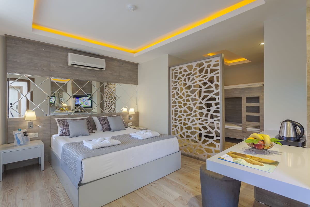 Park Villa Family With Bunkbed | أغطية فراش متميزة وعناصر مجانية داخل الميني بار وخزنة داخل الغرفة