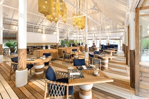 Breakfast, lunch and dinner served, beach views 