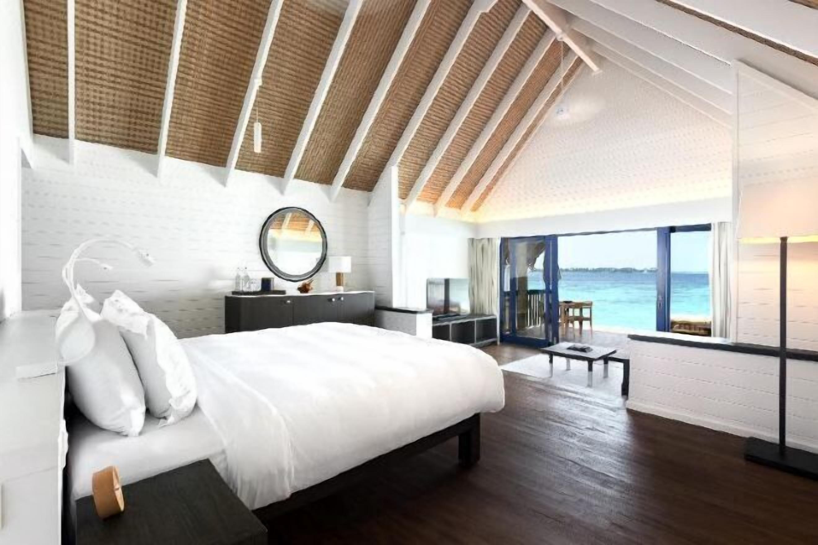 Egyptian cotton sheets, premium bedding, minibar, in-room safe