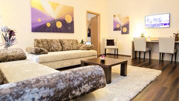 LCD-Fernseher, DVD-Player, Pay-TV