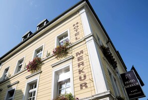 Front of property - Hotel Merkur (Baden-Baden)
