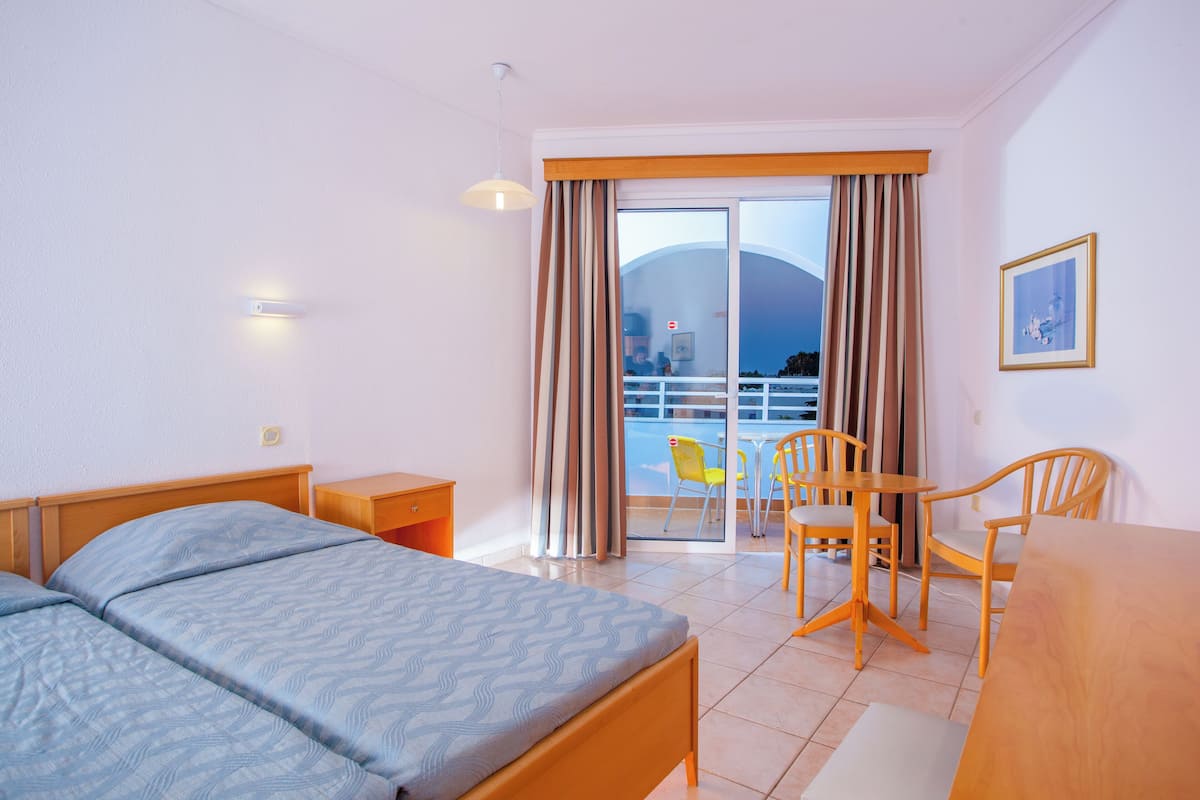 Iron/ironing board (on request), WiFi, bed sheets