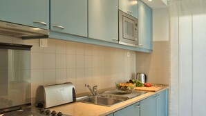 Unclassified image, 4 of 67, button - Marina Club I (Lagos)