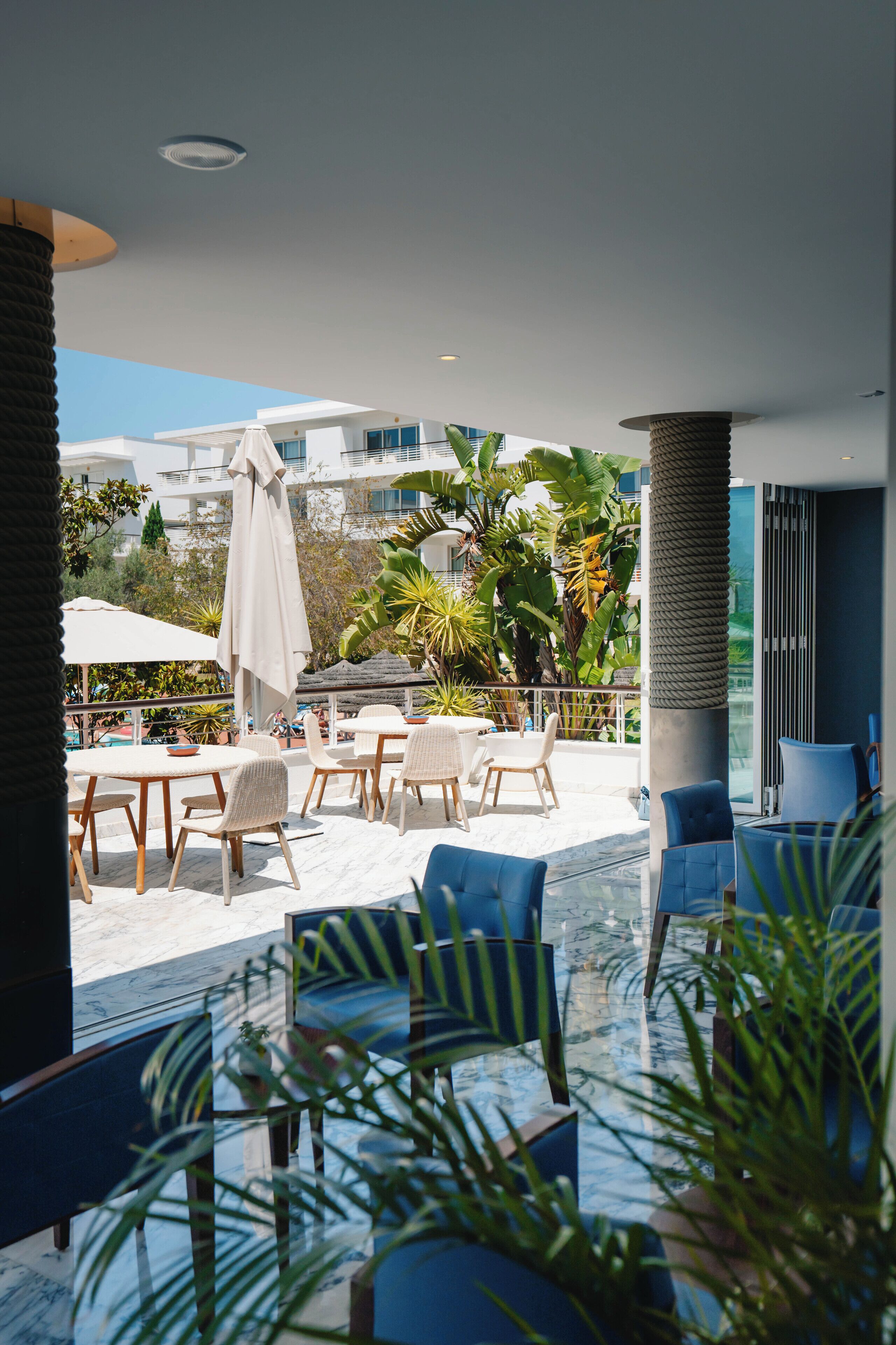 Vistas para a piscina, aberto todos os dias 