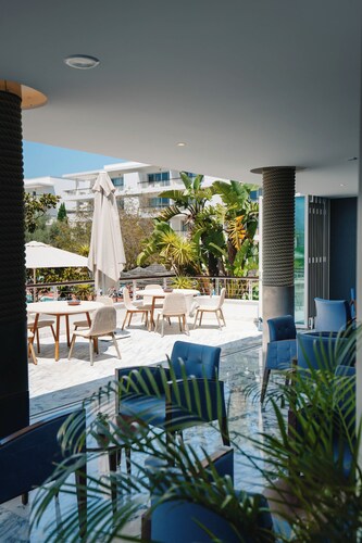 Marina Club Suite Hotel