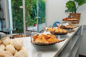 Desayuno continental todos los días (con cargo)