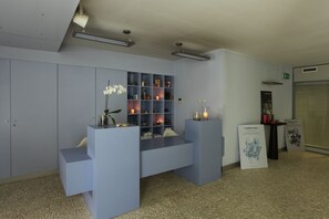 Sauna, 1 sala de tratamientos, masajes 