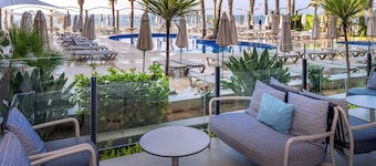 Caprici Beach Hotel & Spa