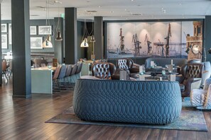 Bar (on property) - Motel One Hamburg - Altona (Hamburg)