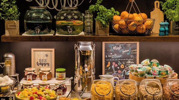 Petit déjeuner buffet servi tous les jours en supplément