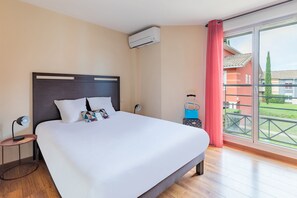 Family Villa, 2 Bedrooms | Desk, iron/ironing board, free cots/infant beds, free WiFi - Appart'City Classic Toulouse Saint Simon (Toulouse)