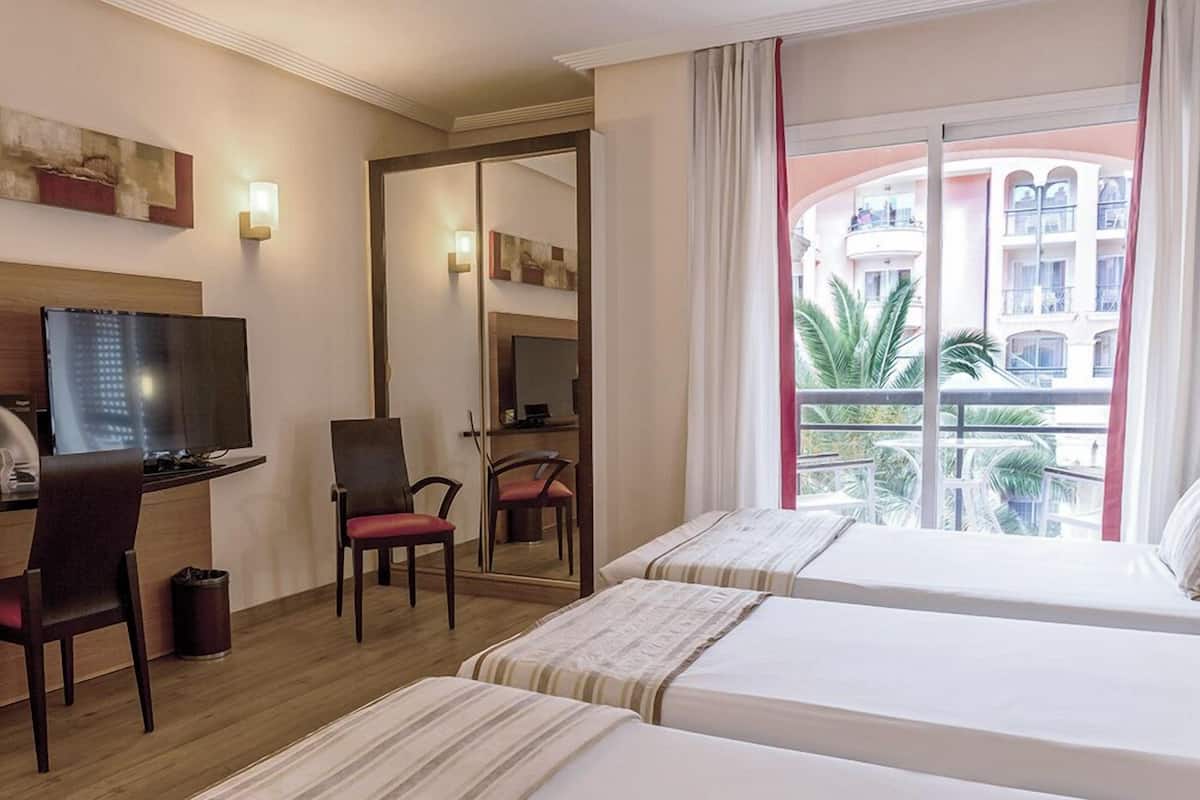 2 chambres, minibar, coffres-forts dans les chambres