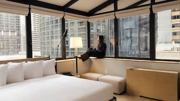 Penthouse (Suite) | Egyptian cotton sheets, premium bedding, in-room safe, blackout drapes