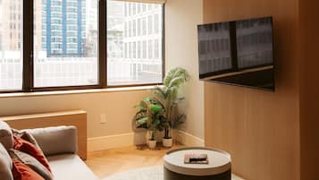 Penthouse (Suite) | Egyptian cotton sheets, premium bedding, in-room safe, blackout drapes