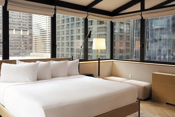 Penthouse (Suite) | Egyptian cotton sheets, premium bedding, in-room safe, blackout drapes