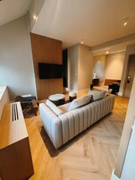 Penthouse (Suite) | Egyptian cotton sheets, premium bedding, in-room safe, blackout drapes