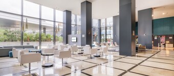 Hotel ILUNION Aqua 4