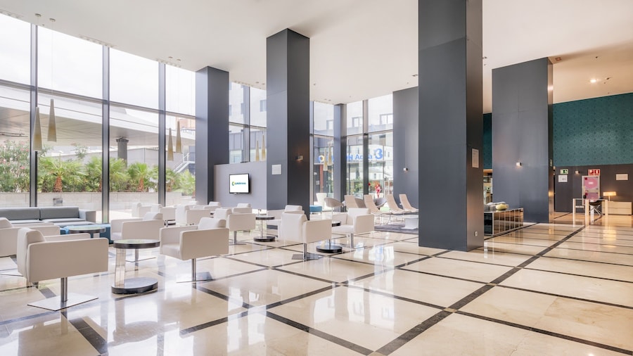 Hotel ILUNION Aqua 4