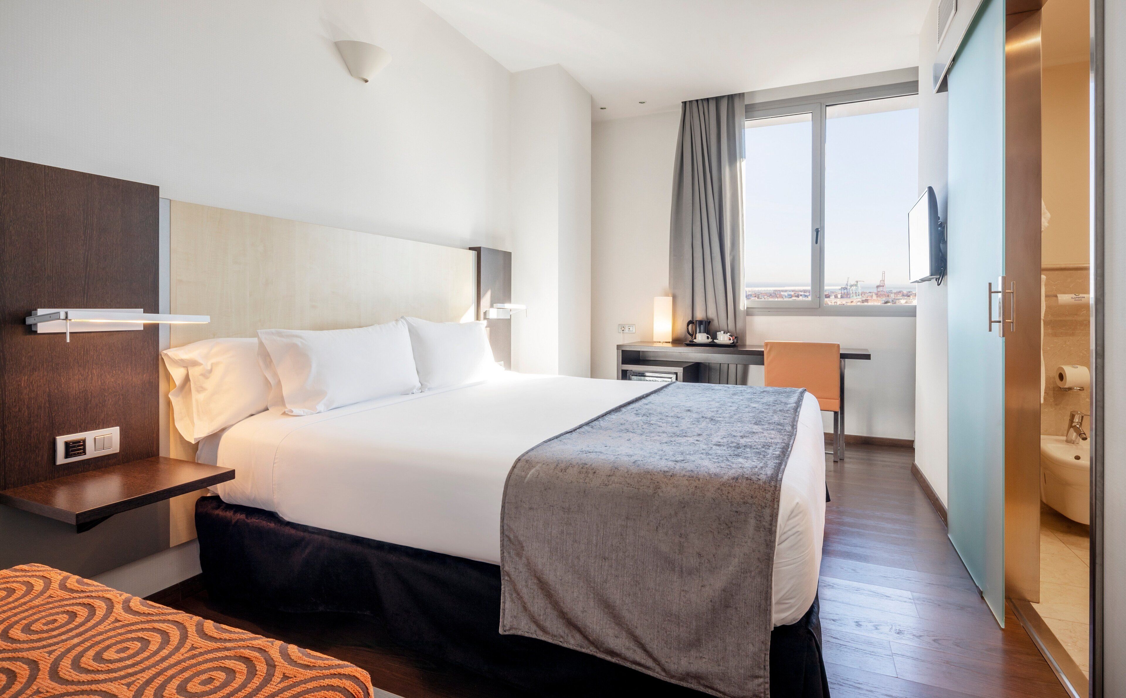 1 bedroom, down duvets, in-room safe, desk