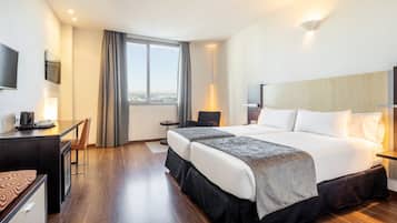 Couette en duvet d'oie, coffres-forts dans les chambres, bureau