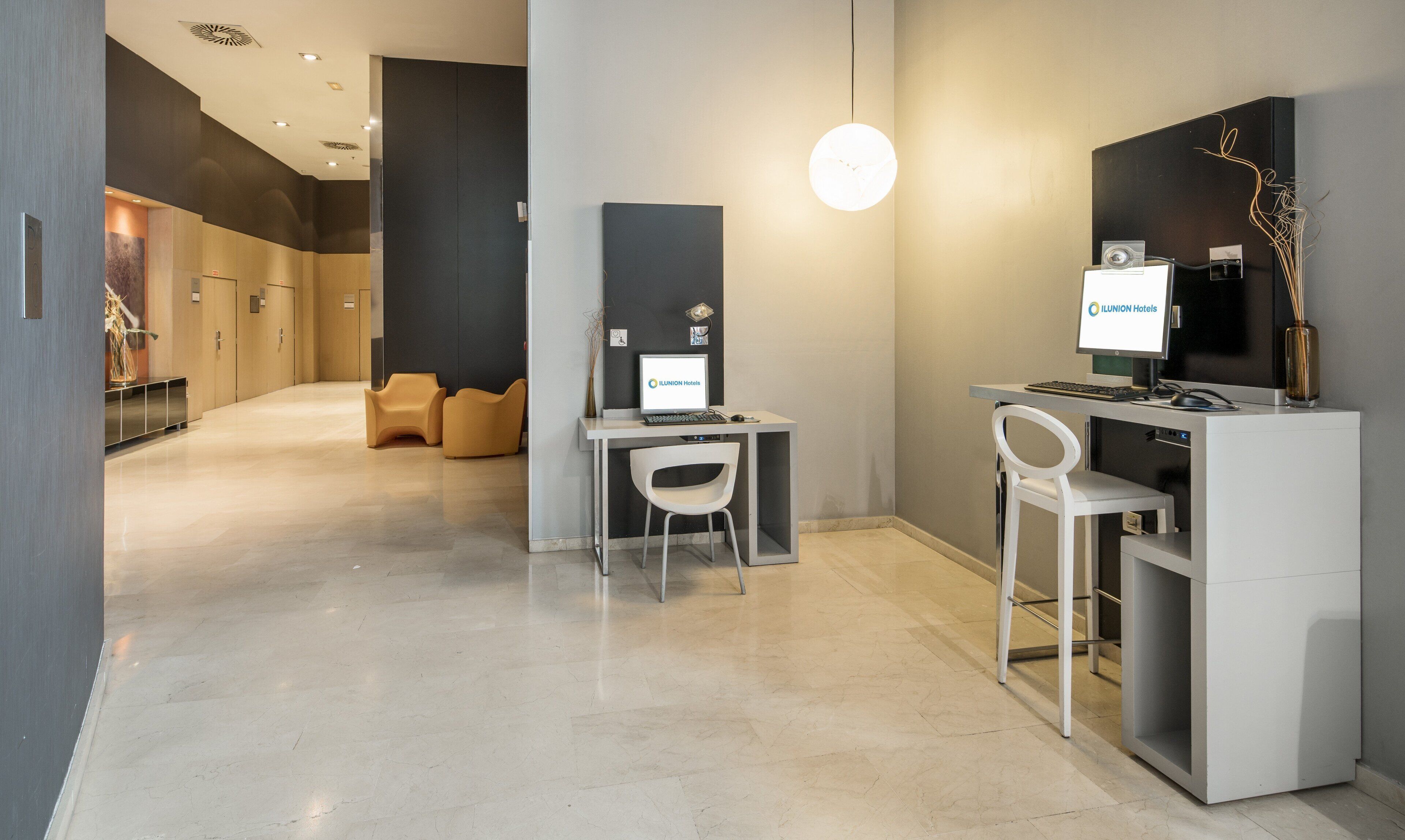 in-room business centre