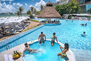 3 bars/lounges, poolside bar - Serhs Natal Grand Hotel & Resort (Natal)