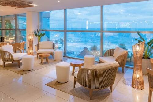 3 bares/lounges, bar ao lado da piscina